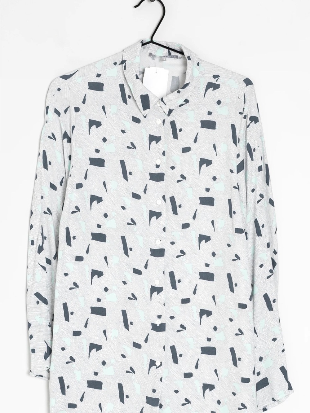 Oliver Bonas button-down blouse in light grey with a geometric print
